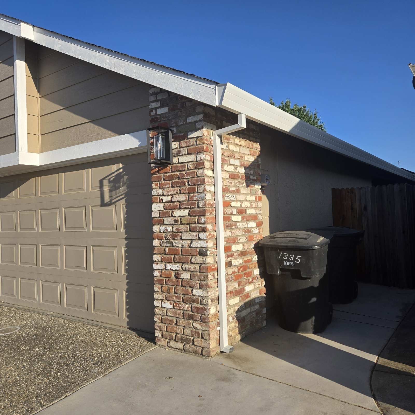Sacramento Gutter Guard professional installation team